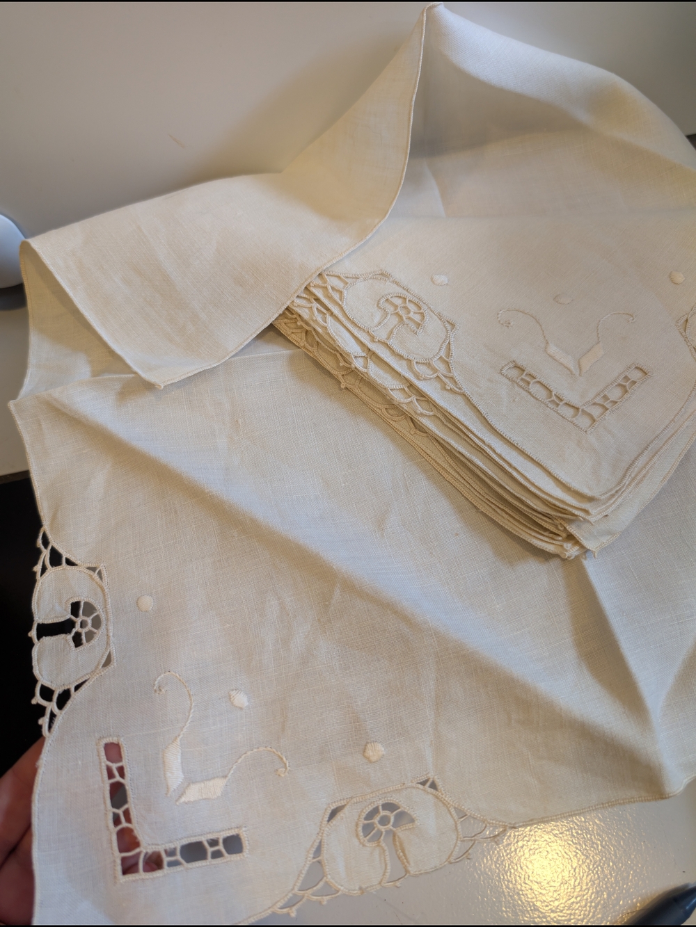 Embroidered Linen Napkins Set in Cream Vintage (5)